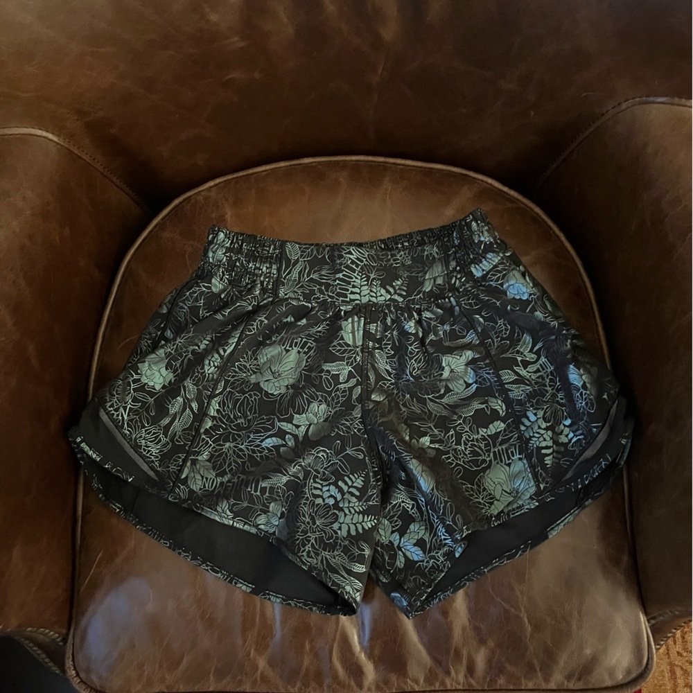 Lululemon Hotty Hot Floral shorts